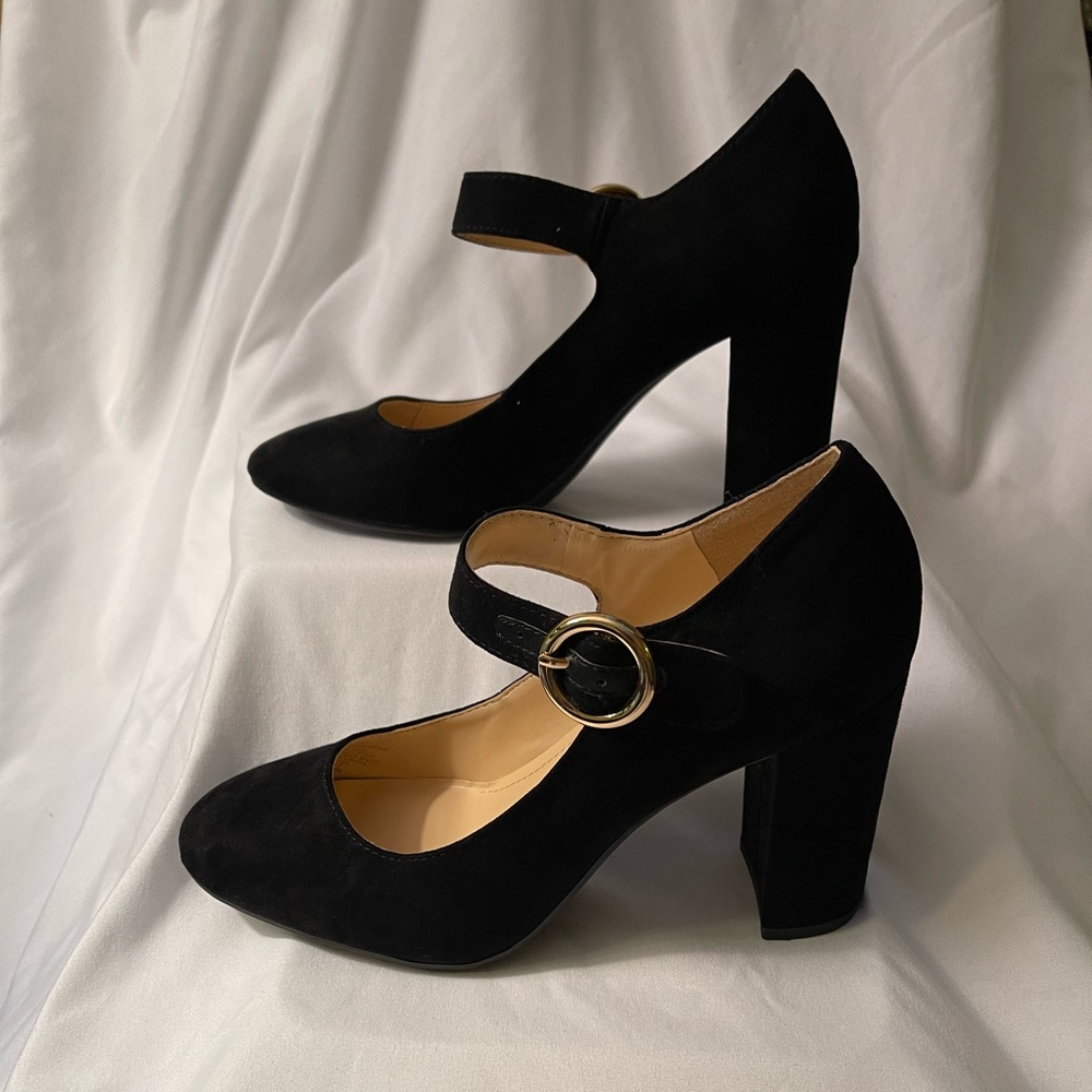 {Liz Claiborne} NWOT• BLACK VELVET MARYJANE PUMPS